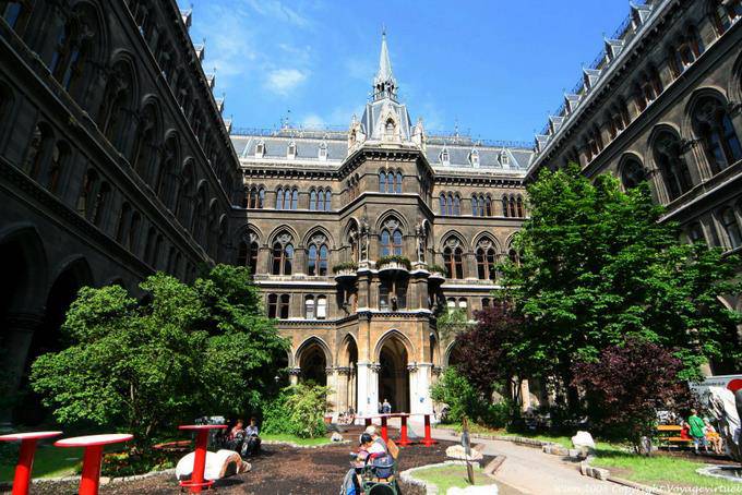 Wiener Rathaus, Inner Court Main - Vienna - Austria