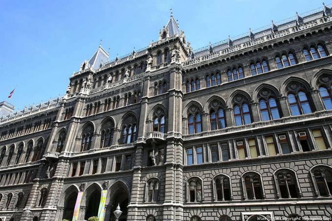 Wiener Rathaus, exterior side Lichtenfelgasse - Vienna - Austria