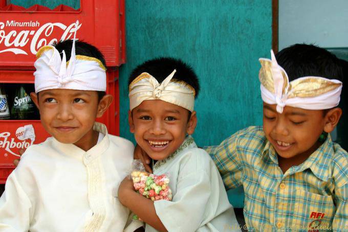 Laughing children, Bangli - Bali