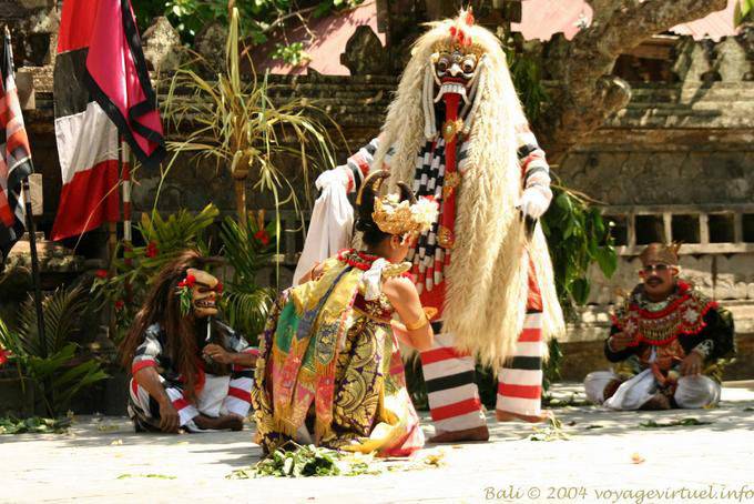Kriss dance, The goddess of Rangda death demands death Sahadewa - Bali