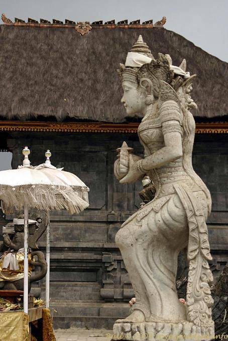 Profile view Ulun Danu Batur - Bali