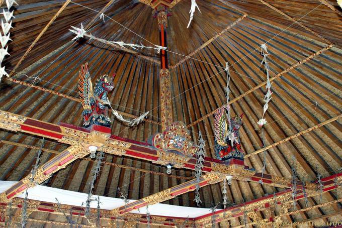 Temple ceiling, Pura Ulun Danu Batur - Bali