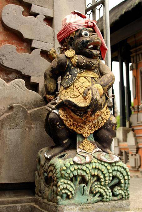 Colorful statue, Pura Ulun Danu Batur - Bali
