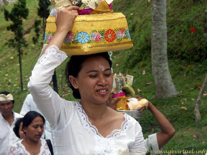 Parade of offerings, Pura Besakih - Bali