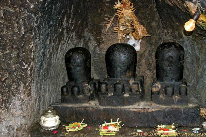 The three lingams Goa Gajah - Bali