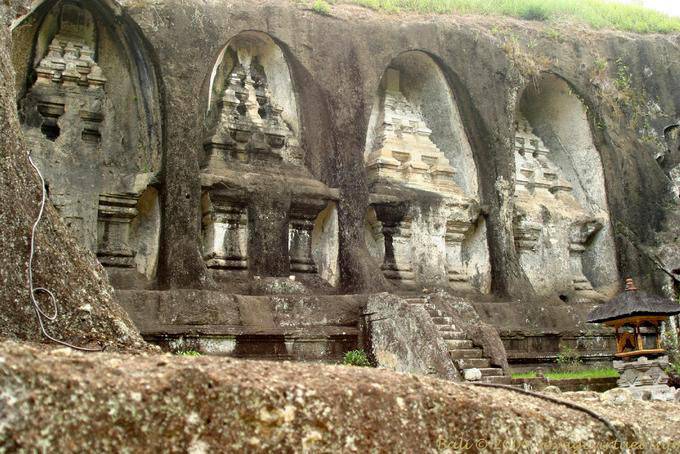Mausoleums of King Anak Wungsu and his favorites, Gunung Kawi - Bali