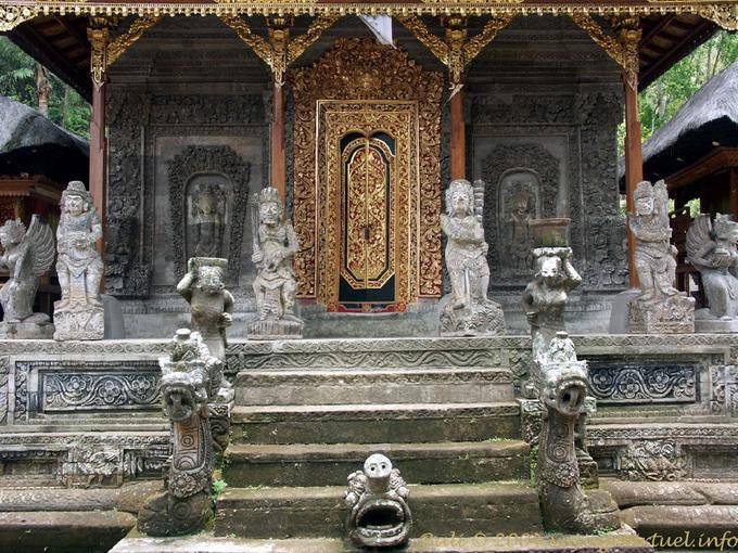 Finely crafted temple, Pura Kehen - Bali