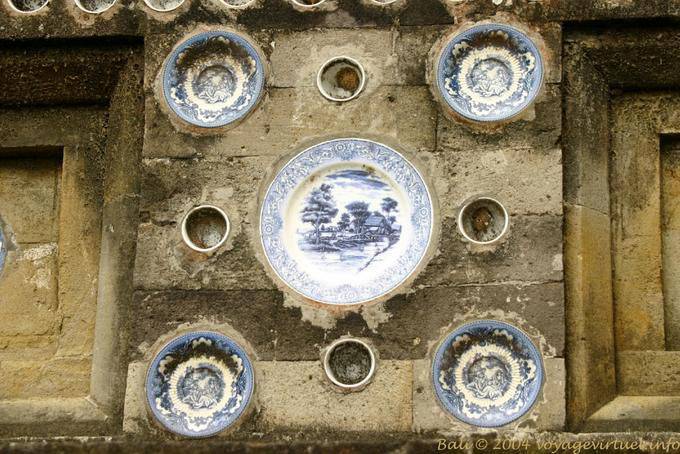 Porcelain decoration, Temple Pura Kehen - Bali