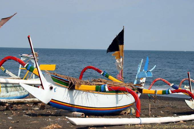 Pirogue two floats Kusamba - Bali