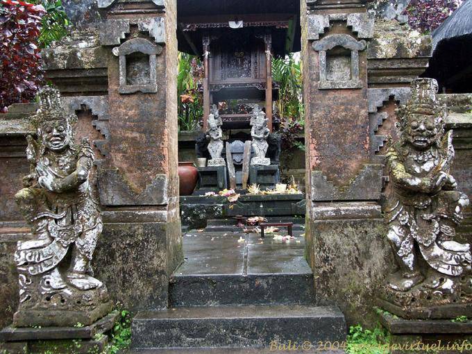 Central shrine Luhu Batukau Temple - Bali