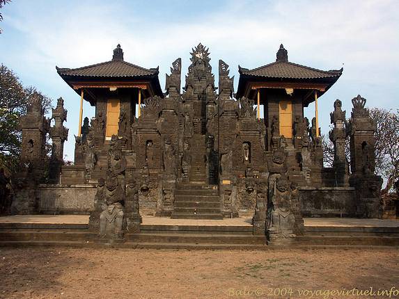 Jagaraga Dalem Temple belongs to Pura Kahyangan Tiga Jagaraga - Bali