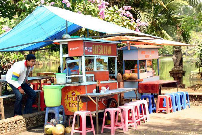 Rolling shops, Mengwi Taman Ayun - Bali