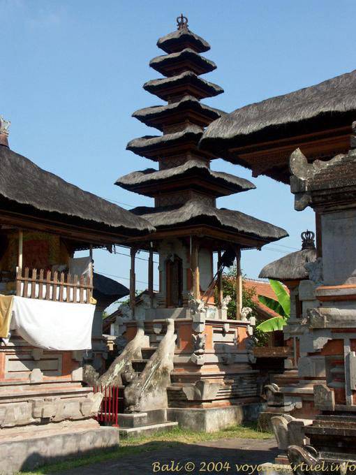 Small central temple, Penataran Sasih - Bali