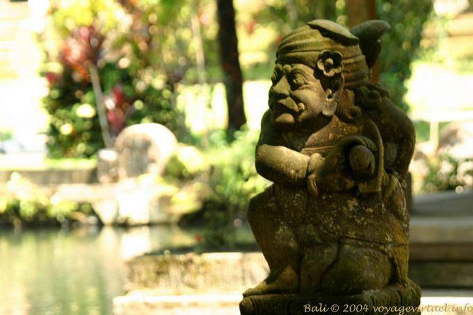 Funny statue Pura Gunung Kawi- - Bali