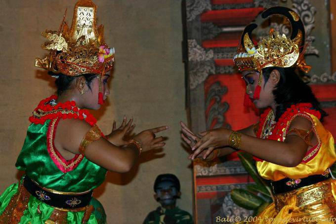Dancers with delicate gestures and typical postures, dance Ramayana Nusa Dua - Bali