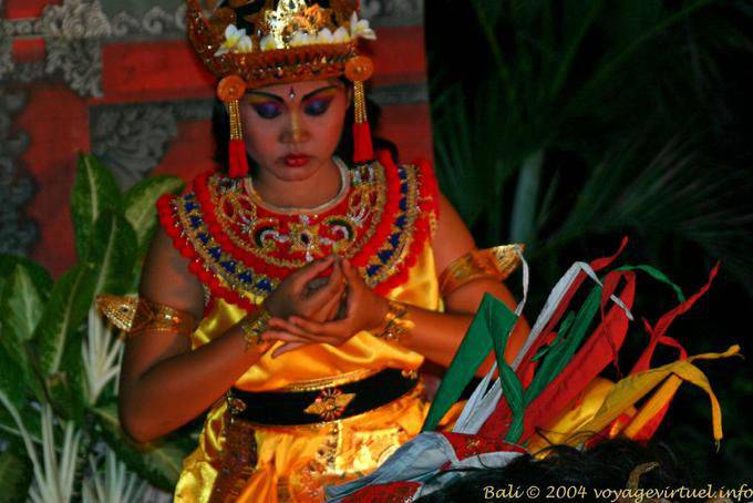 Hand drop, Balinese dance Ramayana - Bali