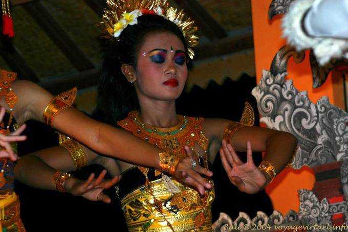Dancer with eyes closed, Ramayana dance - Bali
