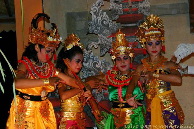 Amazons, archery, dance Ramayana Nusa Dua - Bali