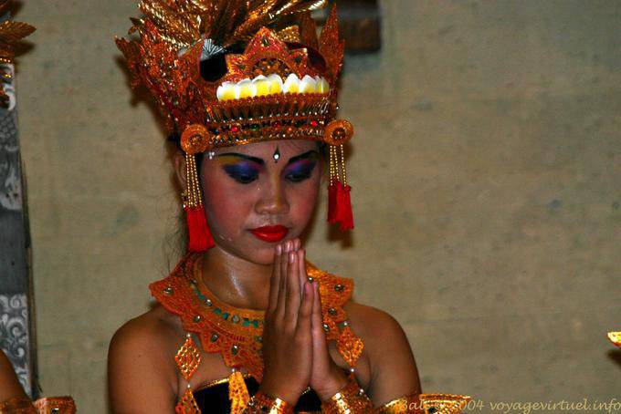 Young dancer greeting Ramayana Nusa Dua - Bali
