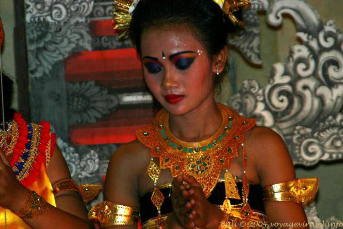 Dancer with downcast eyes dance Ramayana Nusa Dua - Bali