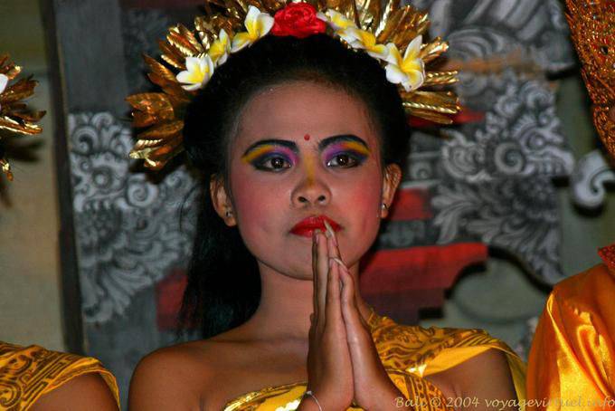 Prayer dance dancer Ramayana - Bali
