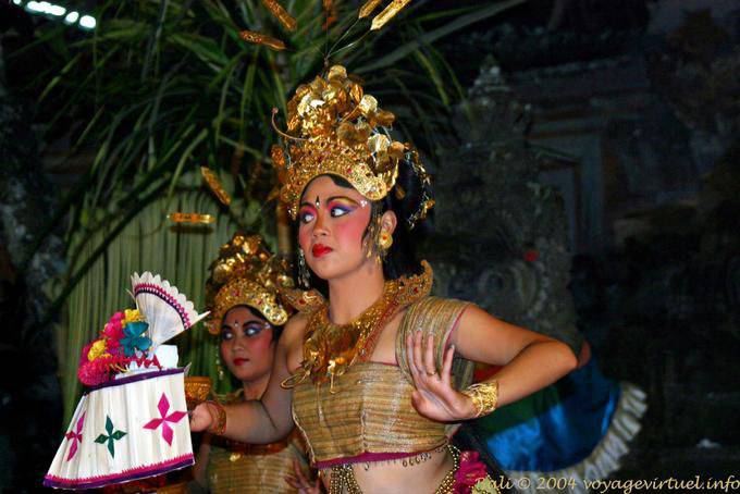 Eye movement, Barong dance - Bali