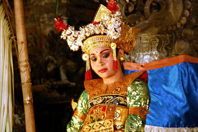 Magic of Balinese dance Barong dance - Bali