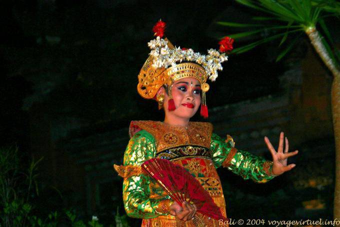 Smile traditional staging, Barong dance - Bali