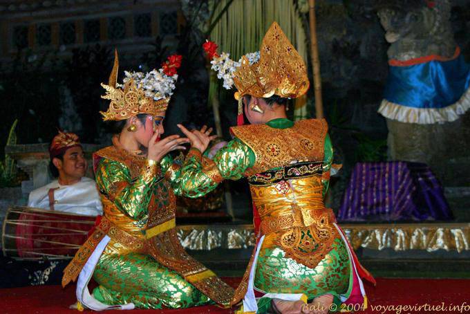 Kris dance, Ubud Barong - Bali