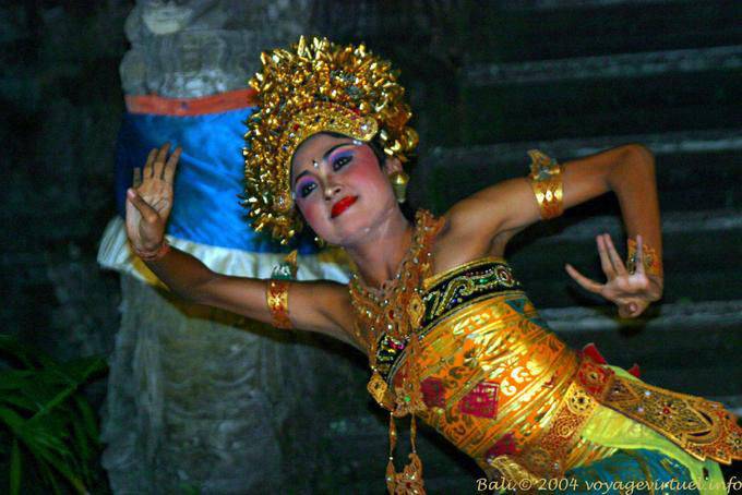 Dancing Queen, Ubud, Barong Dance - Bali