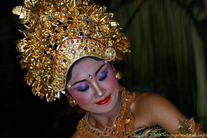 Crown of Queen Barong, Balinese dance - Bali