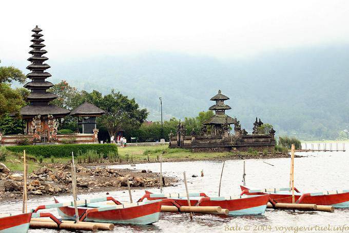 Rives du lac Bratan Ulundanu Bali 
