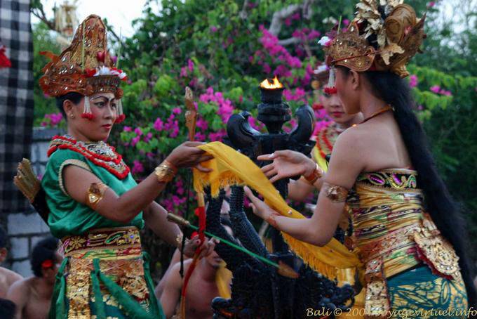 Attempted abduction, Kecak dance at Uluwatu - Bali