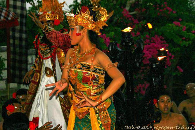 Beautiful princess in danger, Uluwatu Kecak dance - Bali