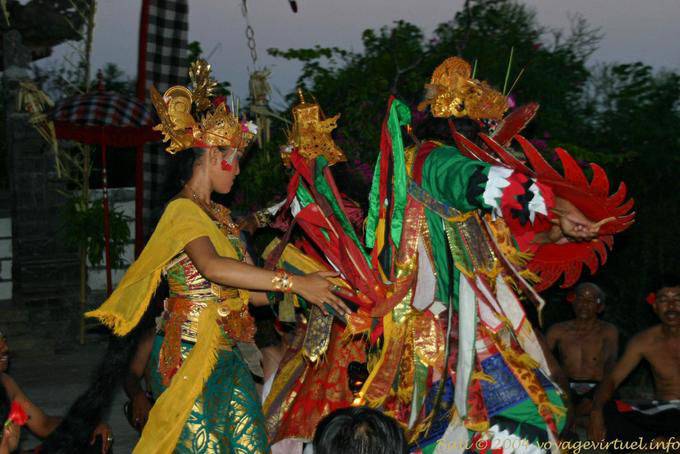 Magic of colors, dance Kecak Uluwatu - Bali