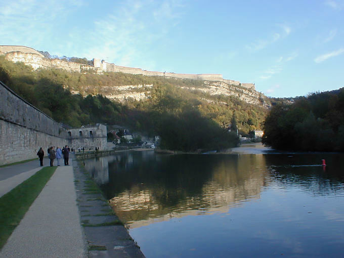 Besançon, walk on the banks of the Doubs - France