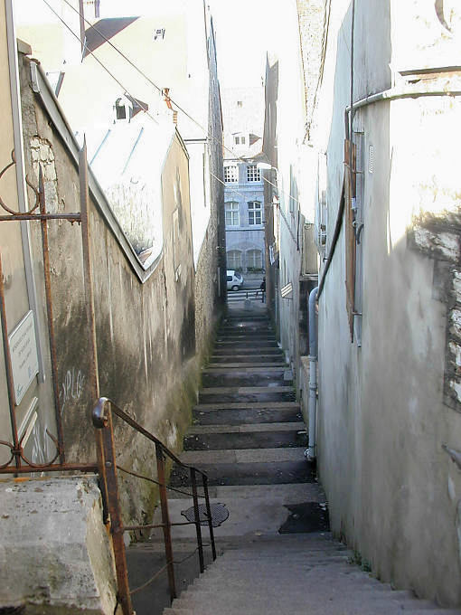 Besançon, traboule between the rue du Cingle and rue Ernest Renan - France