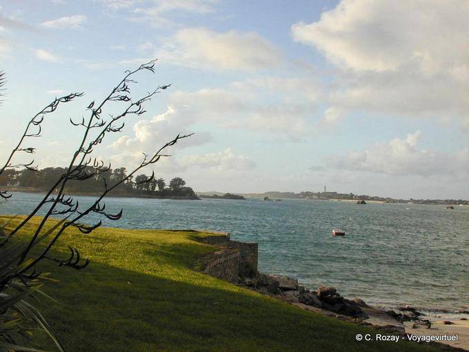 Horizon tilted, Bénodet, Brittany - France