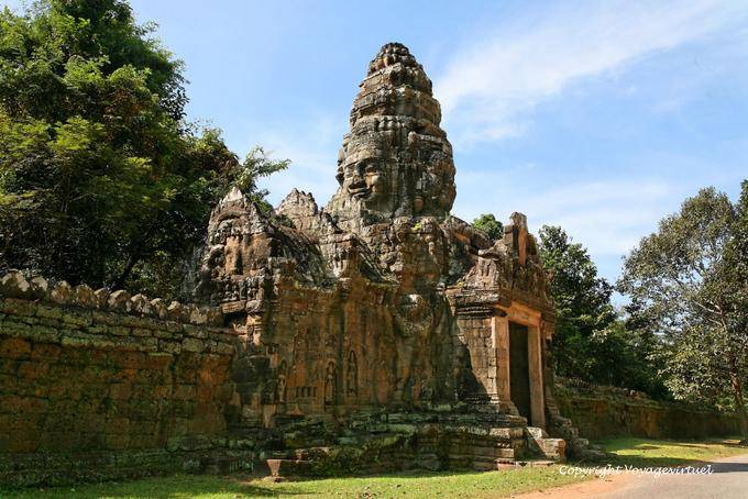 Gopura decorated incarnations of the Buddha faces, Banteay Kdei, Angkor, Cambodia