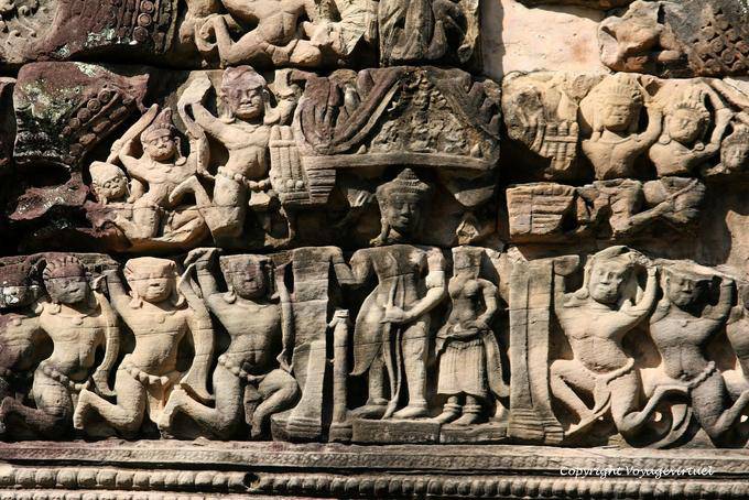 Lintel of the central door of the gopura, 3rd enclosing wall, Banteay Kdei, Angkor, Cambodia