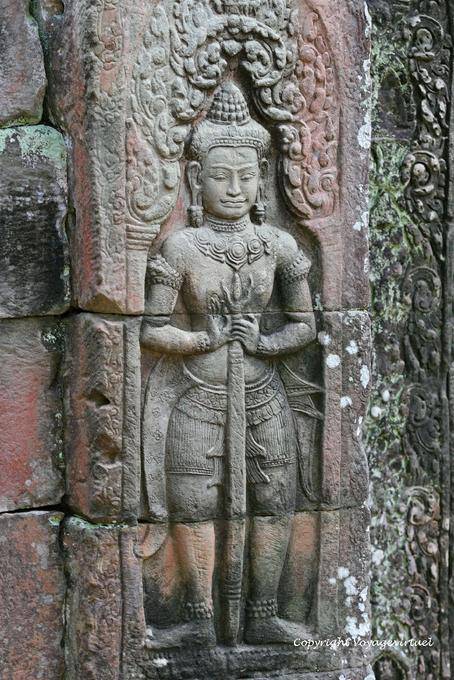Devatas carved on an outside wall, Banteay Kdei, Angkor, Cambodia