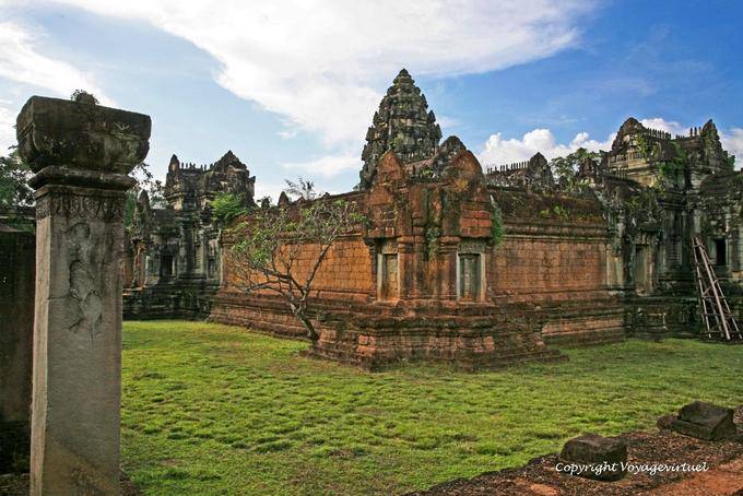 Banteay Samré seen from the inner enclosure, Angkor, Cambodia