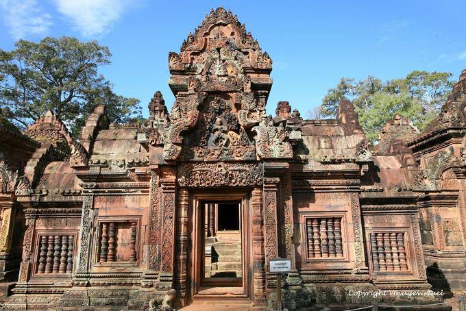 Facade gopura I, east side, Banteay Srei, Angkor, Cambodia