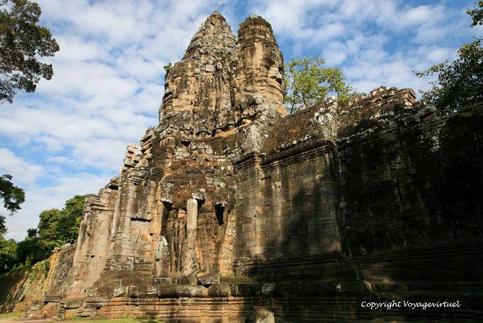 Avalokitesvara representative face on the tower of the South Gate, Angkor Thom, Angkor, Cambodia