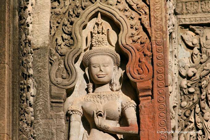Apsara or Devata, that is the question, Thommanon, Angkor, Cambodia