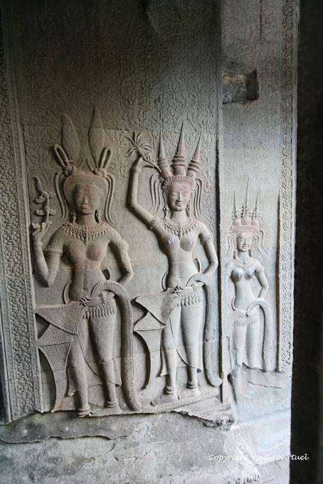 Carvings of apsaras color, Angkor Wat, Angkor, Cambodia