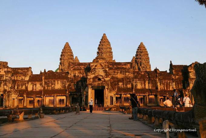 Central towers viewed from the driveway of the main gate, Angkor Wat, Angkor, Cambodia