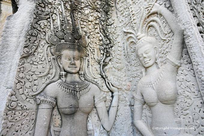 Celestial nymphs tempting to smile, Angkor Wat, Angkor, Cambodia