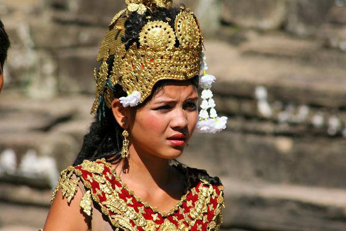 Girl in costume Bayon Angkor Thom, Angkor, Cambodia
