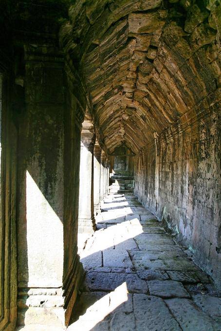 Vault of the north gallery Bayon Angkor Thom, Angkor, Cambodia